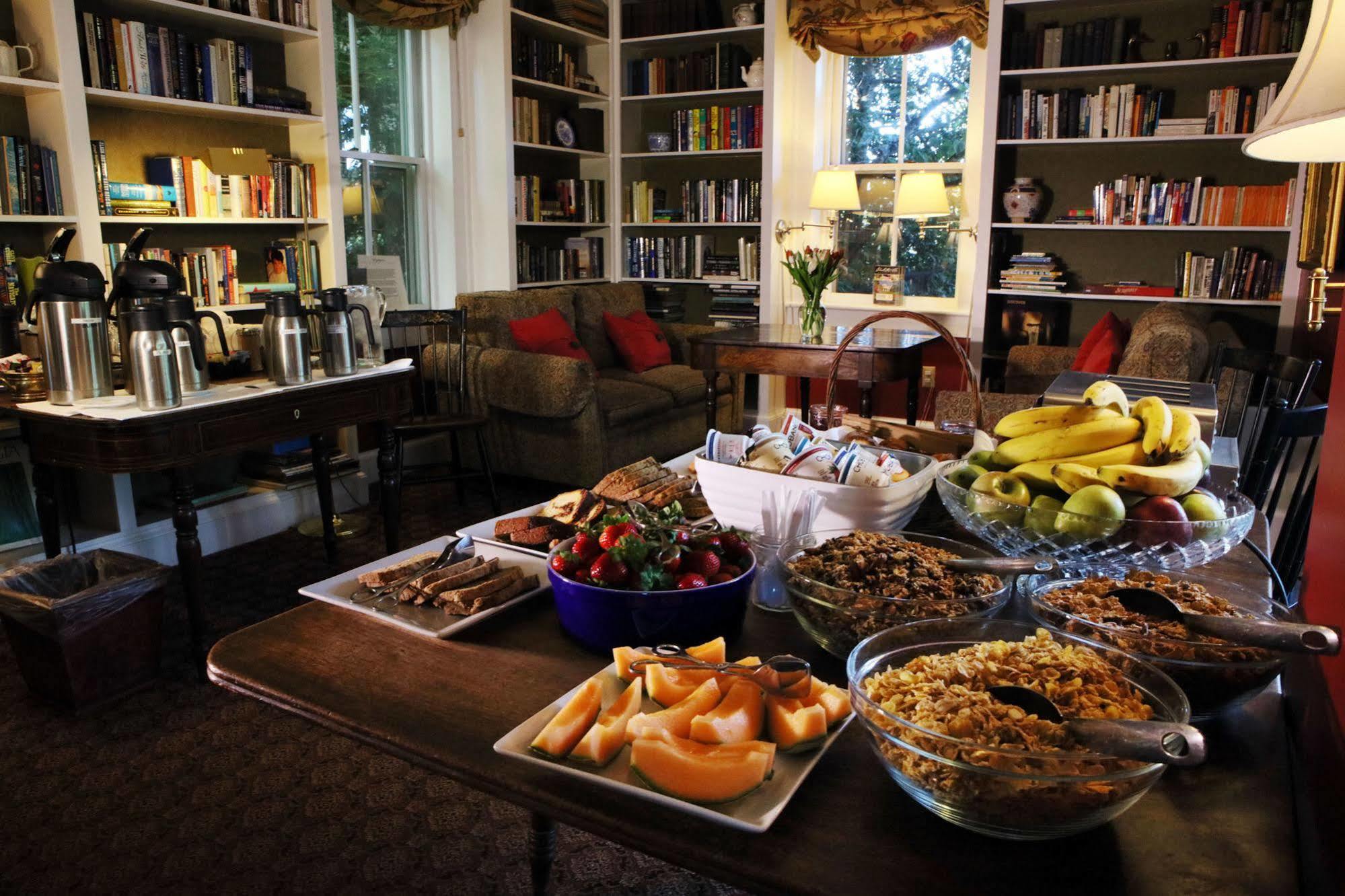 200 South Street Inn Charlottesville Bagian luar foto