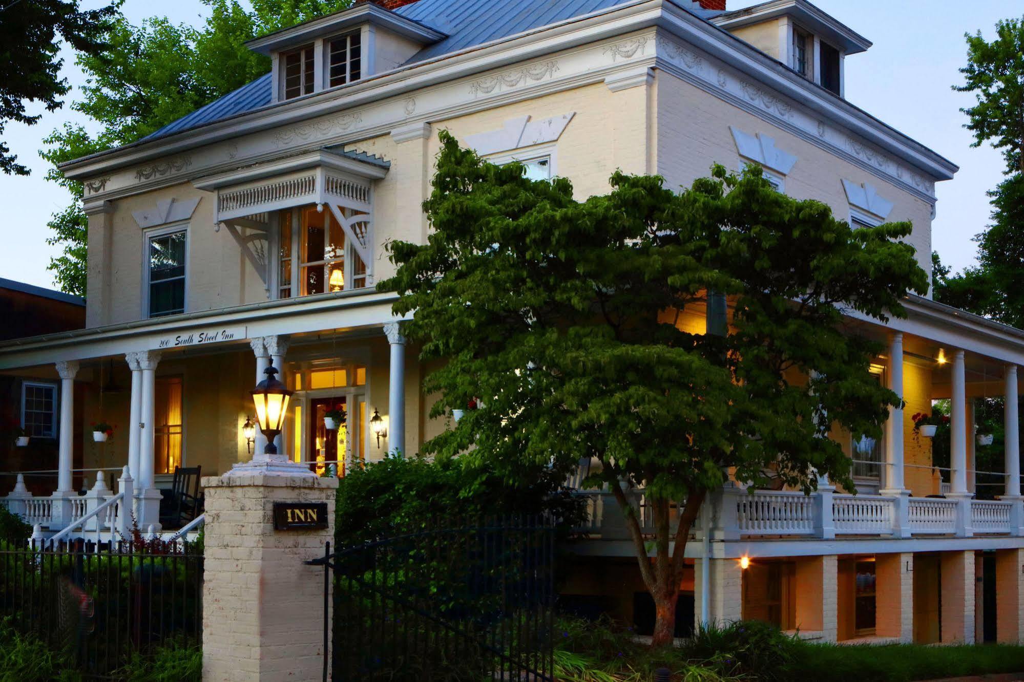 200 South Street Inn Charlottesville Bagian luar foto